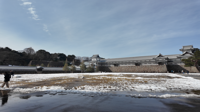 「令和時代重建金澤城」工程啟動：金澤城石牆將進行重建；縣政府計劃年底前完成三處重建工程；受能登地震影響